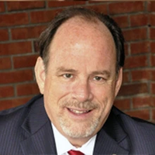 Lonny Powell headshot