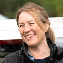 Lynn Thomas headshot