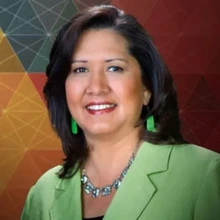 Valerie Spicer headshot